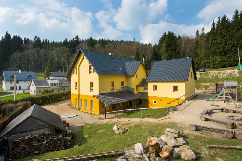 Pension Pod Vlekem Janov nad Nisou Exterior photo